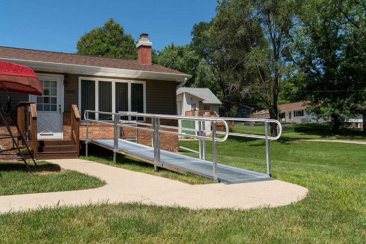 Aluminum Wheelchair Ramp with Handrails