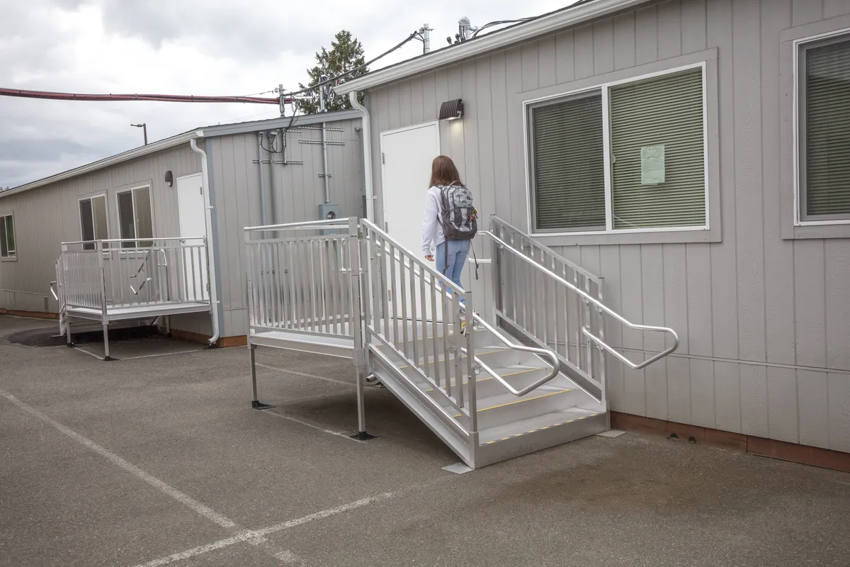 PATHWAY HD Commercial Aluminum Steps